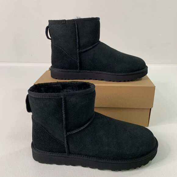 UGG Women's Shoe 10 Classic Mini II Boot 1016222 Black Size 10 - Picture 1 of 9